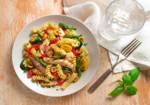 Pasta con vegetales y pollo, Recetas fáciles y económicas