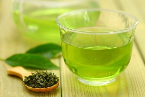 El té verde es una de las infusiones más populares y uno de los mejores tipos de infusión para adelgazar.