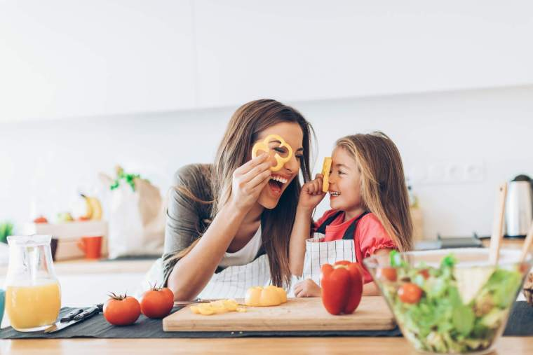 Para poder fomentar esta conducta alimentaria más saludable, debemos tener presentes consejos nutricionales y de salud mental.
